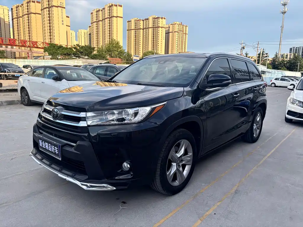 Toyota Highlander 2018 — фото 1