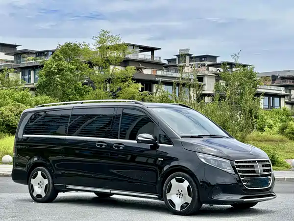 Mercedes-Benz V-Class 2025