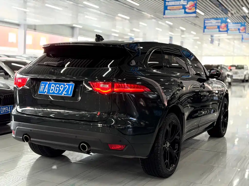 Jaguar F-PACE 2017 — фото 9