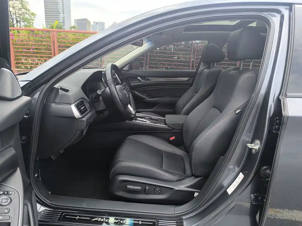 Honda Accord 2022 — фото 10