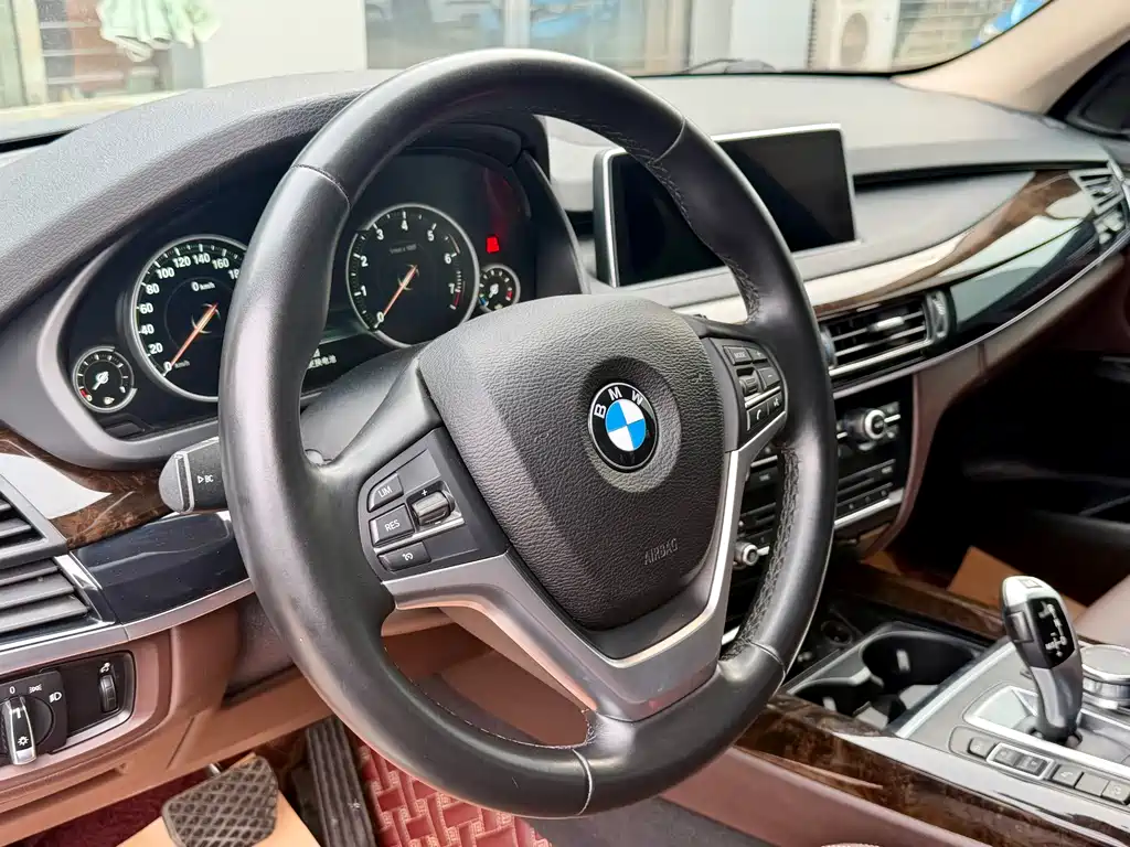 BMW X5 2018 — фото 10