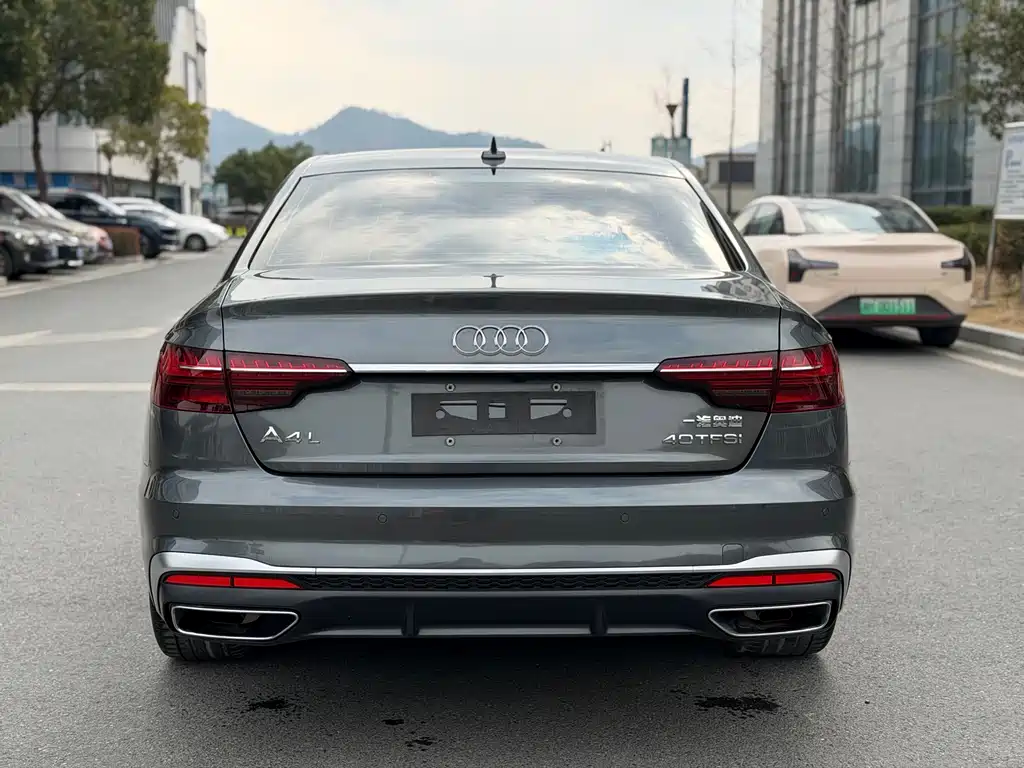 Audi A4L 2021 — фото 17