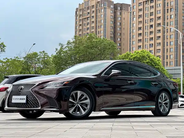 Lexus LS 2019