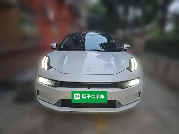 Zeekr 001 2022