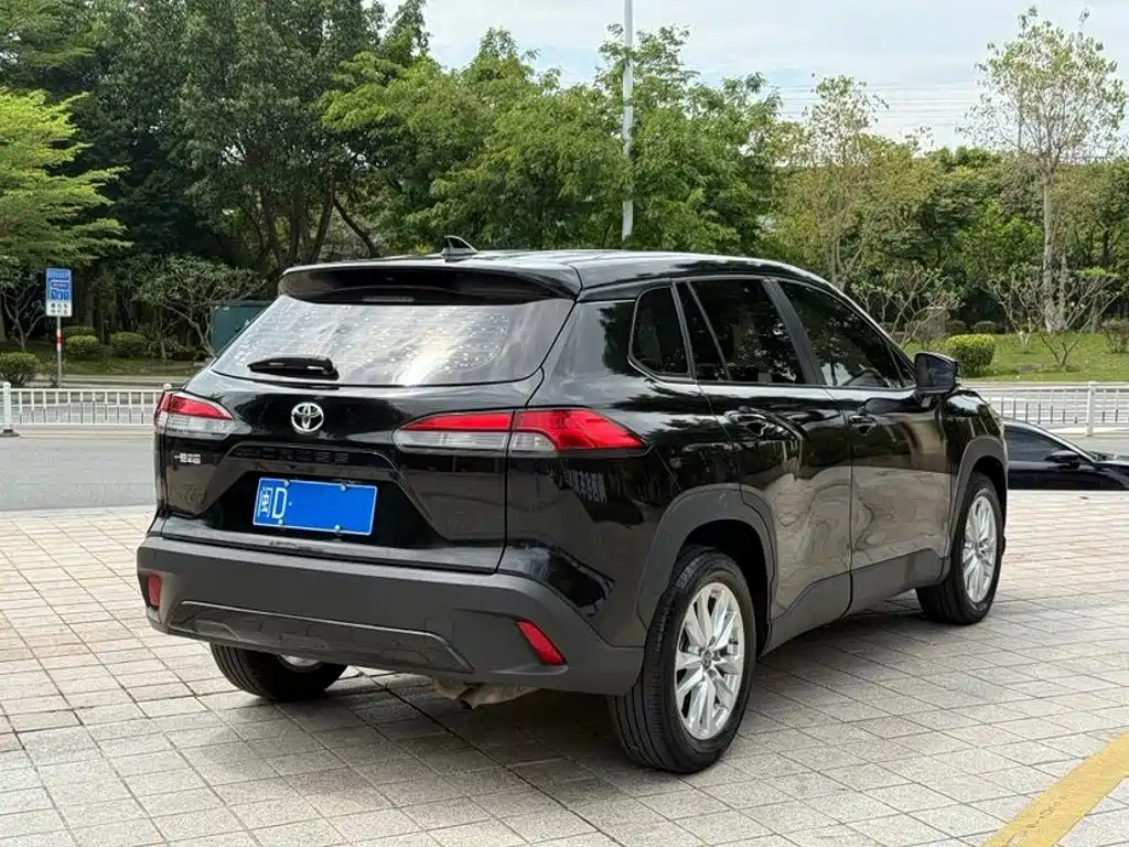 Toyota Corolla Cross 2022 — фото 6