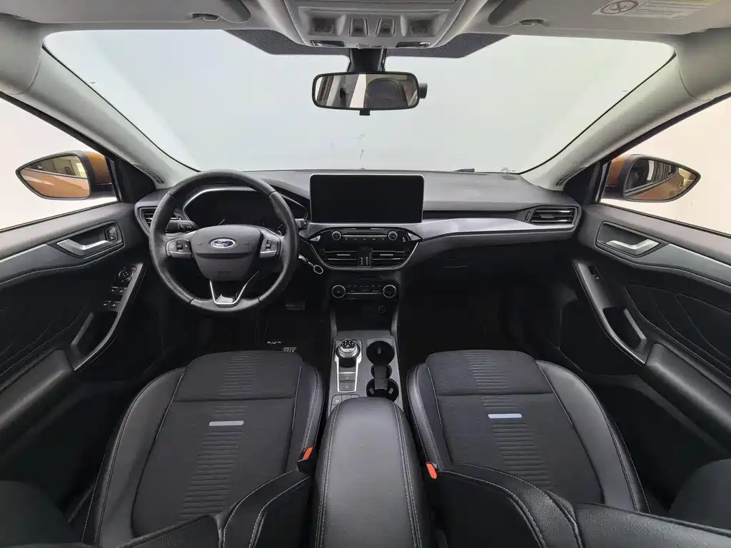 Ford Focus Active 2020 — фото 11