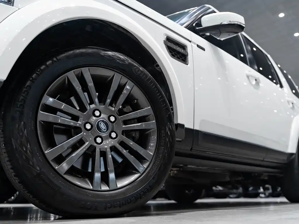 Land Rover Discovery 2016 — фото 7