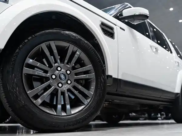 Land Rover Discovery 2016