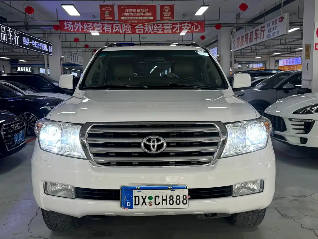 Toyota Land Cruiser 2011 — фото 2