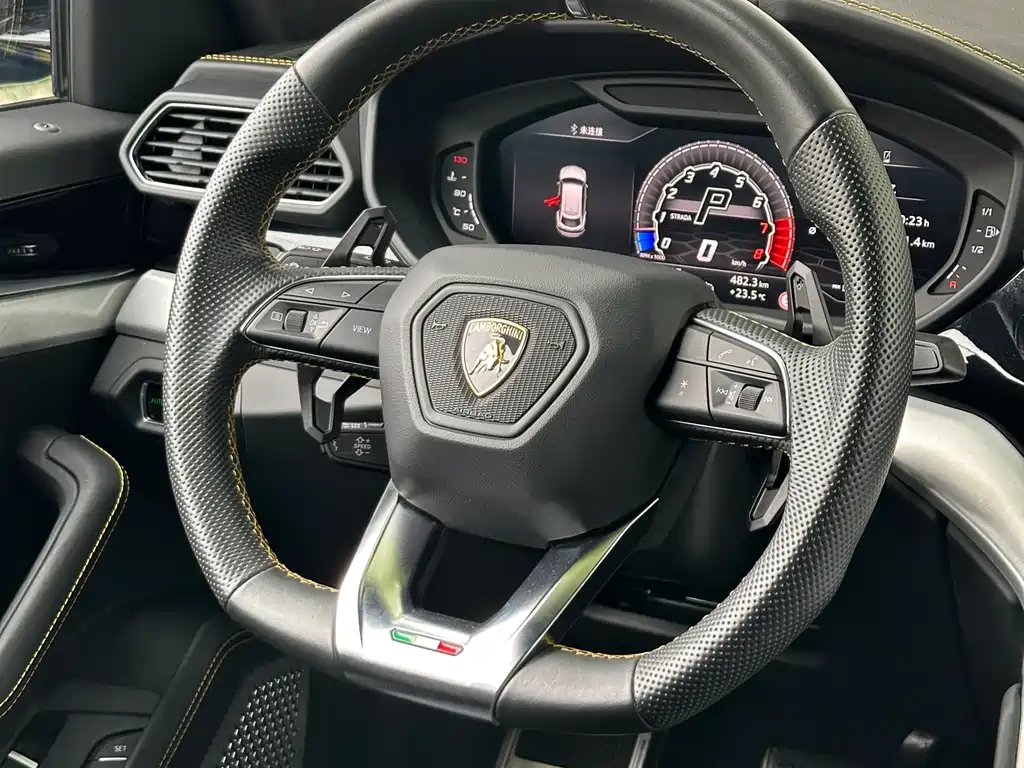 Lamborghini Urus 2020 — фото 21