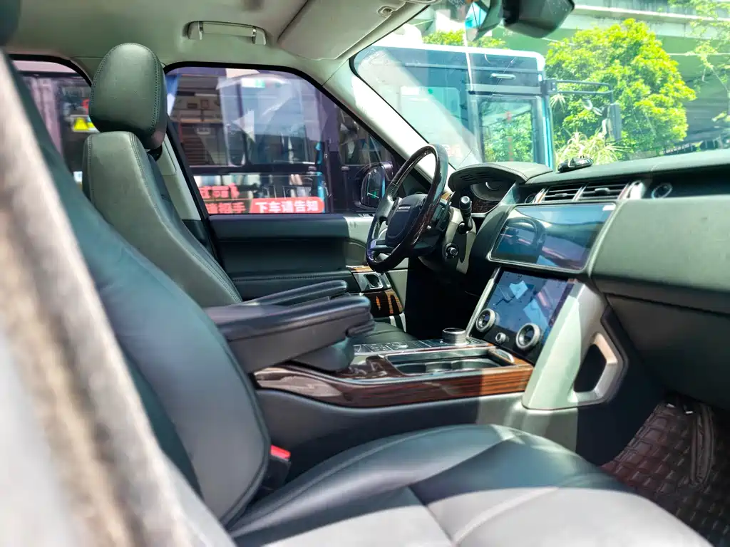 Land Rover Range Rover 2019 — фото 16