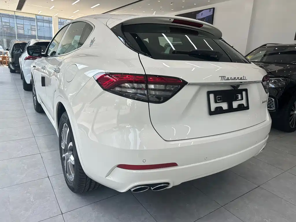 Maserati Levante — фото 6