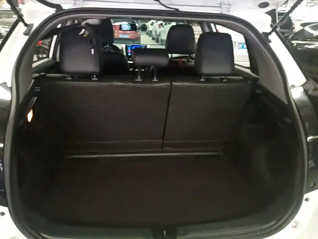 Toyota Yaris L 2020 — фото 19