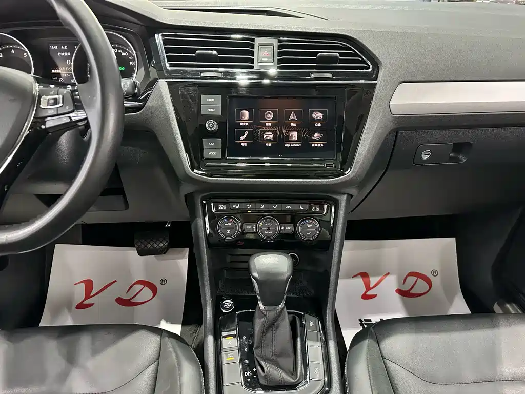 Volkswagen Tiguan L 2018 — фото 11
