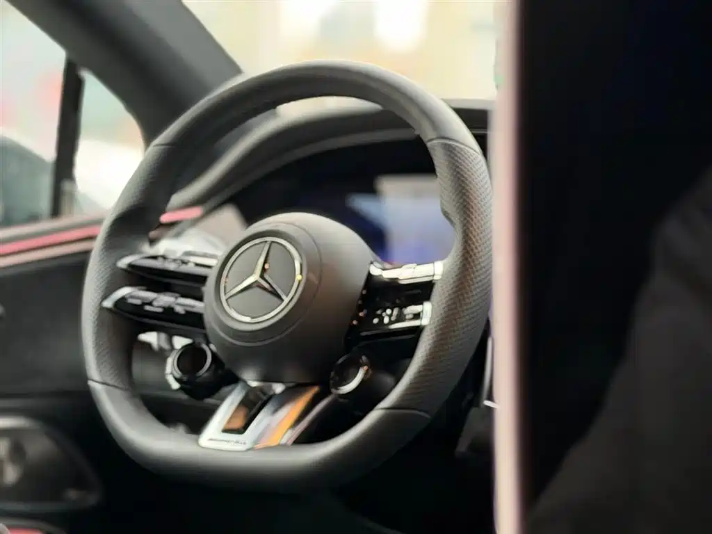 Mercedes-Benz EQS AMG 2025 — фото 12