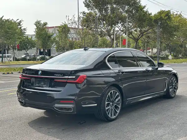 BMW 7 Series 2021