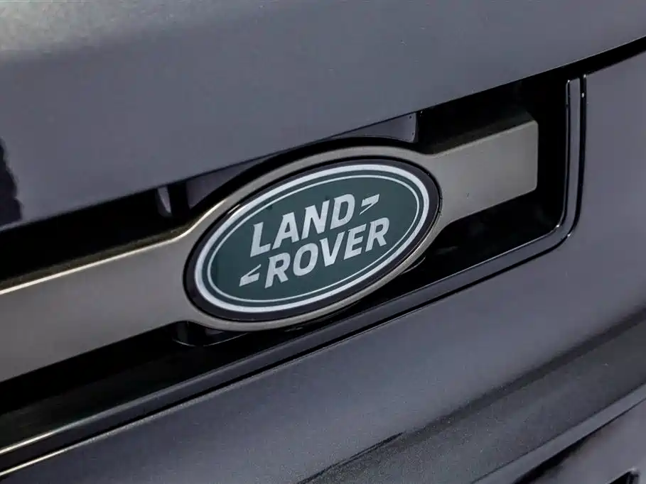 Land Rover Defender 2024 — фото 28