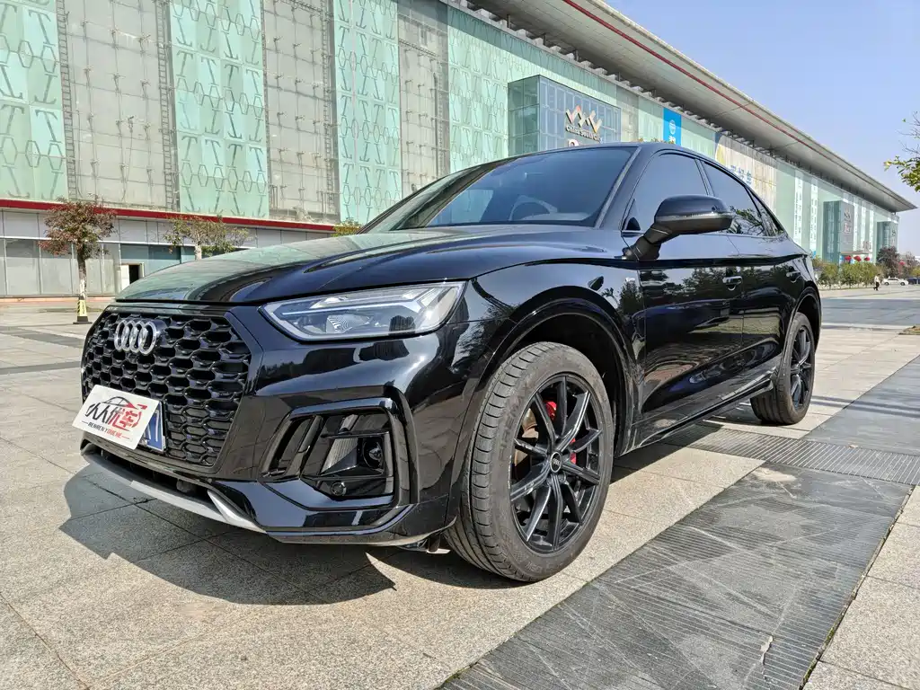 Audi Q5L Sportback 2022 — фото 1
