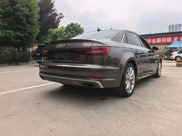 Audi A4L 2019