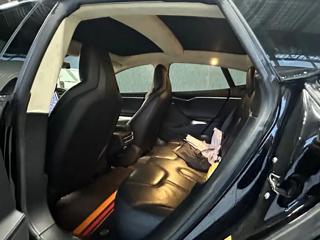 Tesla Model S 2015 — фото 10