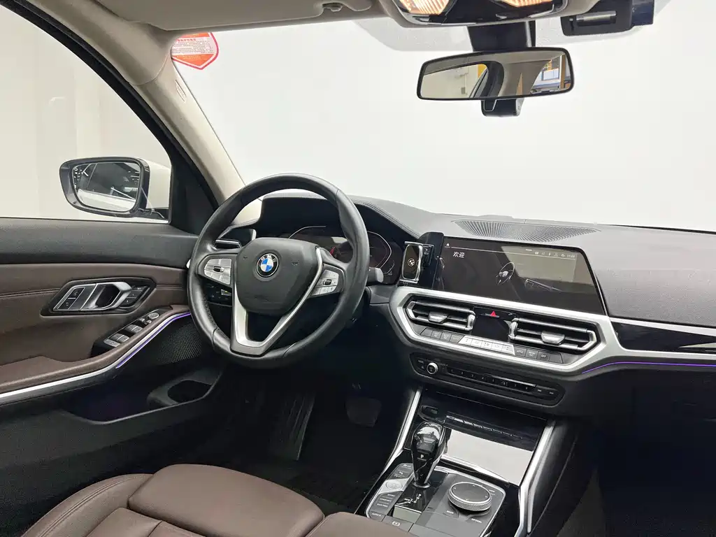 BMW 3 Series 2019 — фото 12