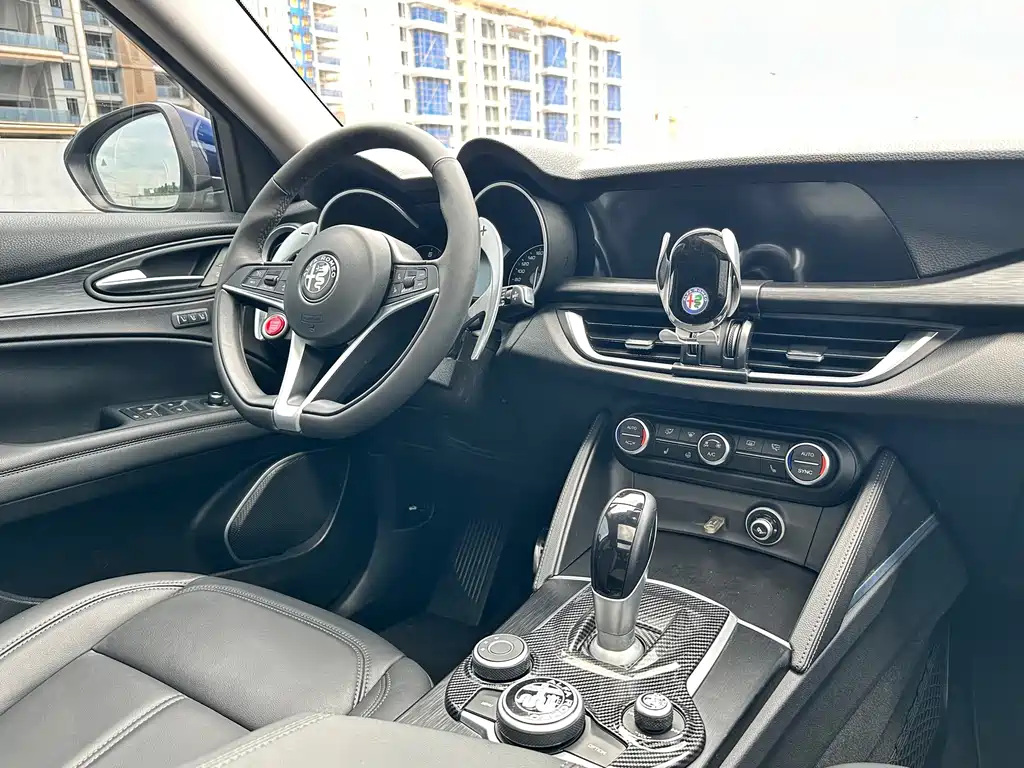 Alfa Romeo Stelvio 2018 — фото 20