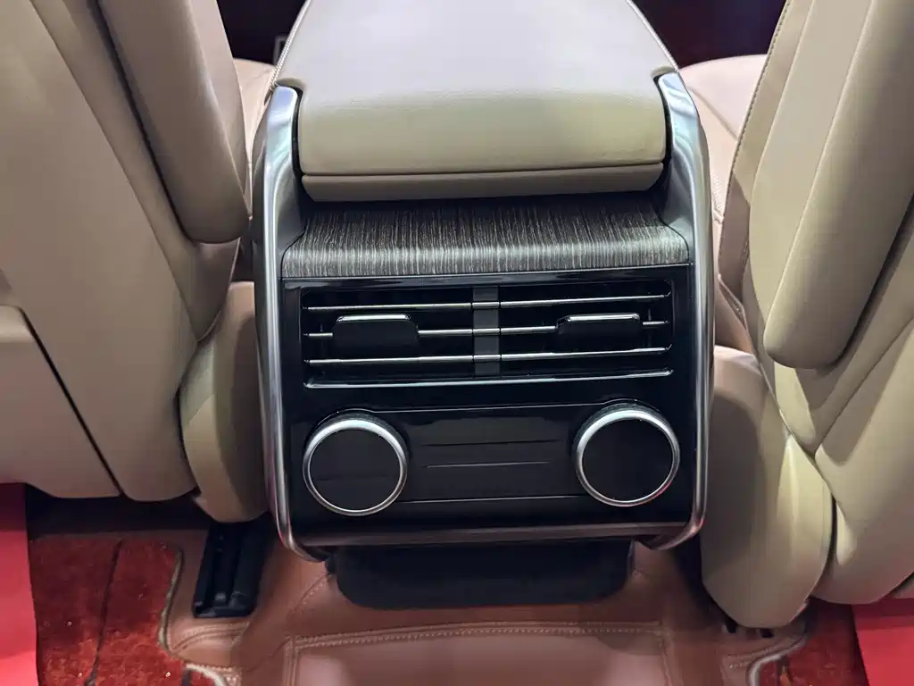Land Rover Range Rover 2023 — фото 25