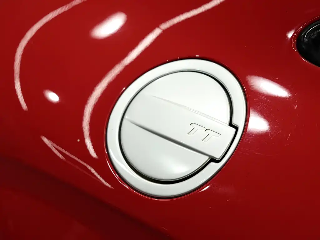 Audi TT 2010 — фото 12