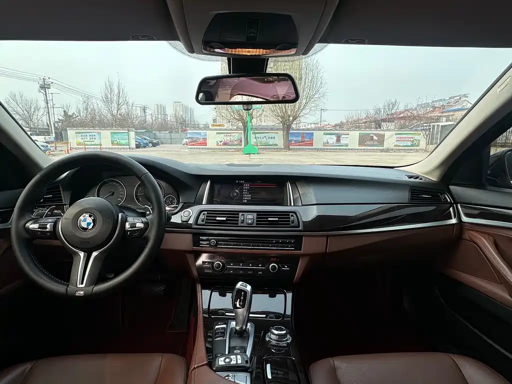 BMW 5 Series 2015 — фото 9