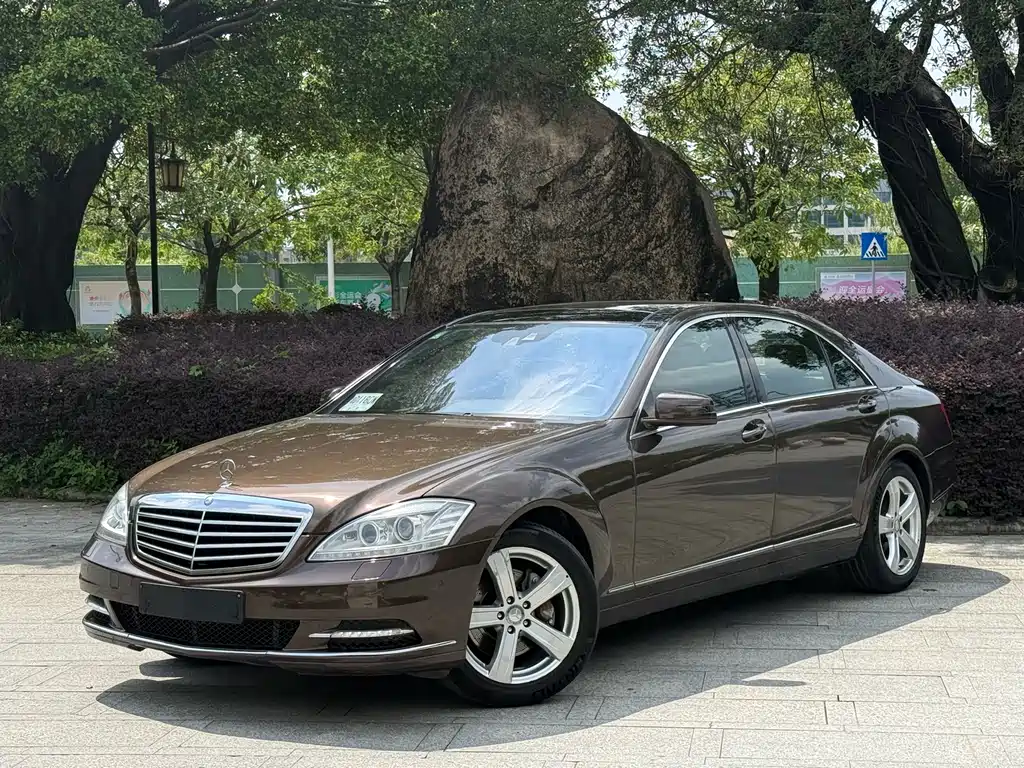 Mercedes-Benz S-Class 2010