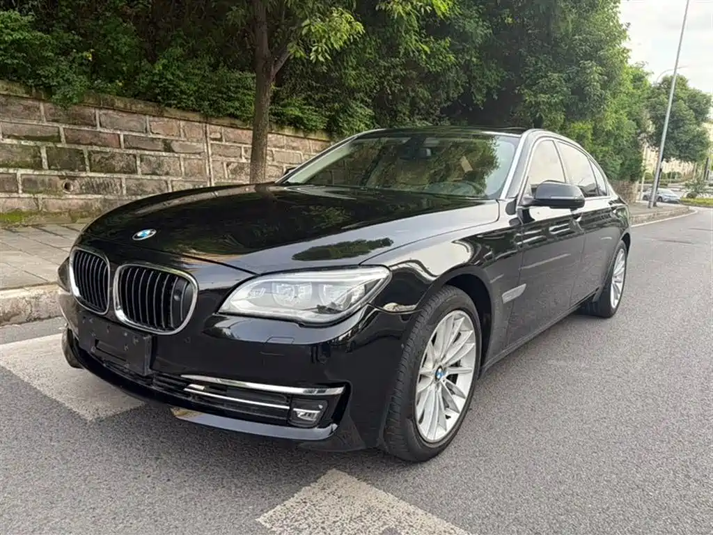 BMW 7 Series 2014 — фото 1