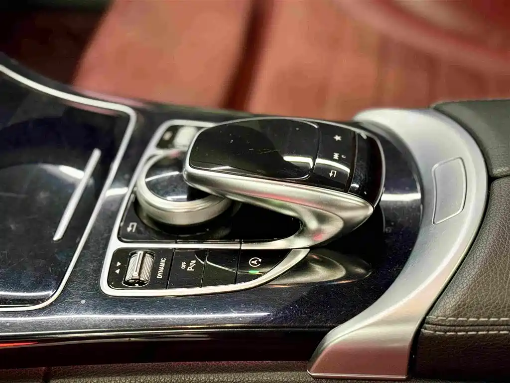 Mercedes-Benz C-Class 2018 — фото 10