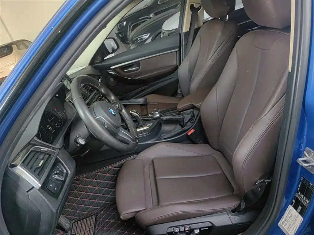 BMW 3 Series 2018 — фото 15
