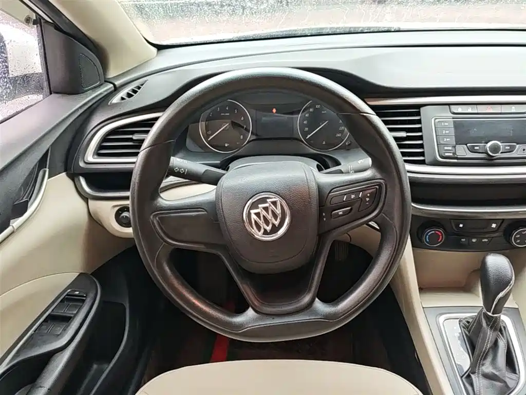 Buick Excelle 2017 — фото 11