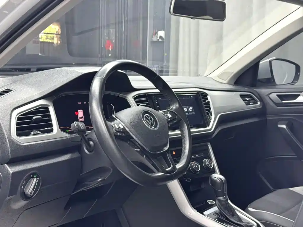 Volkswagen T-Roc 2022 — фото 6
