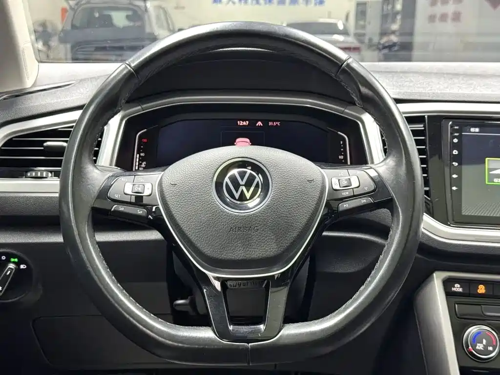 Volkswagen T-Roc 2022 — фото 7