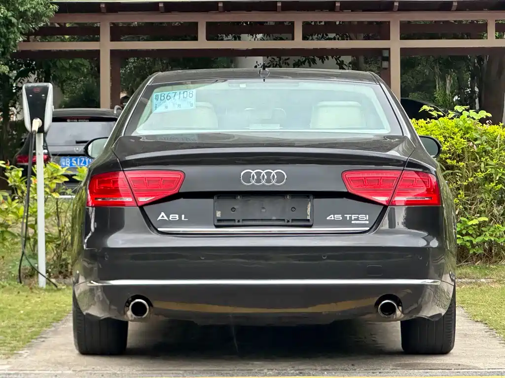 Audi A8 2014 — фото 5