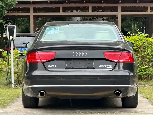 Audi A8 2013