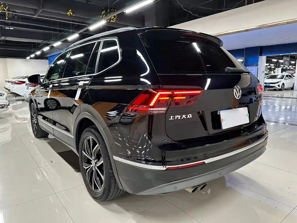 Volkswagen Tiguan L 2018 — фото 8