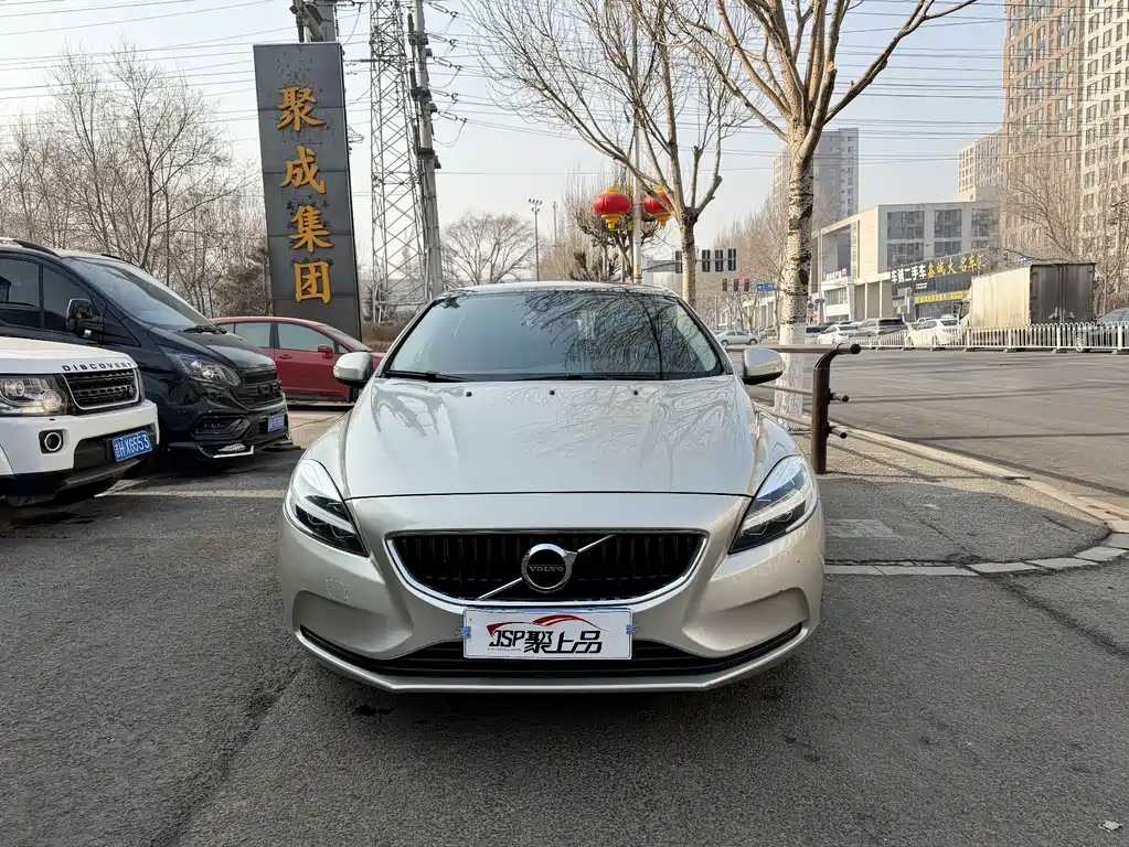 Volvo V40 2017 — фото 2