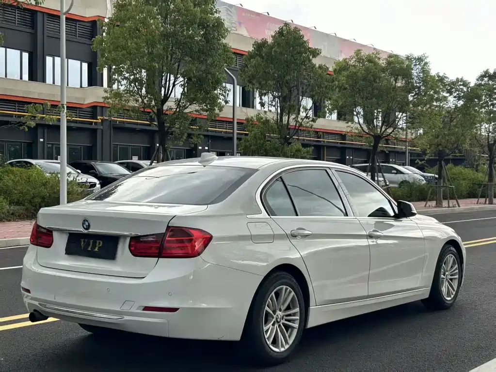 BMW 3 Series 2015 — фото 9
