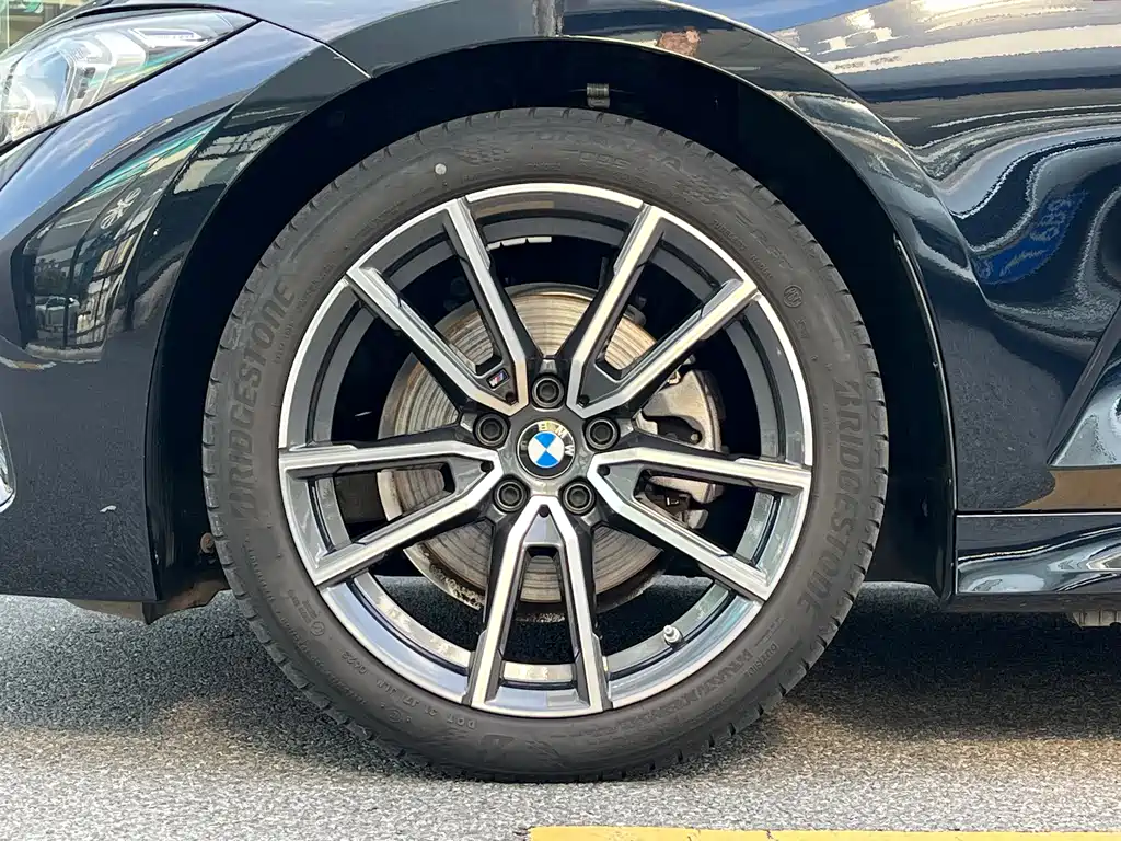 BMW 3 Series 2023 — фото 15