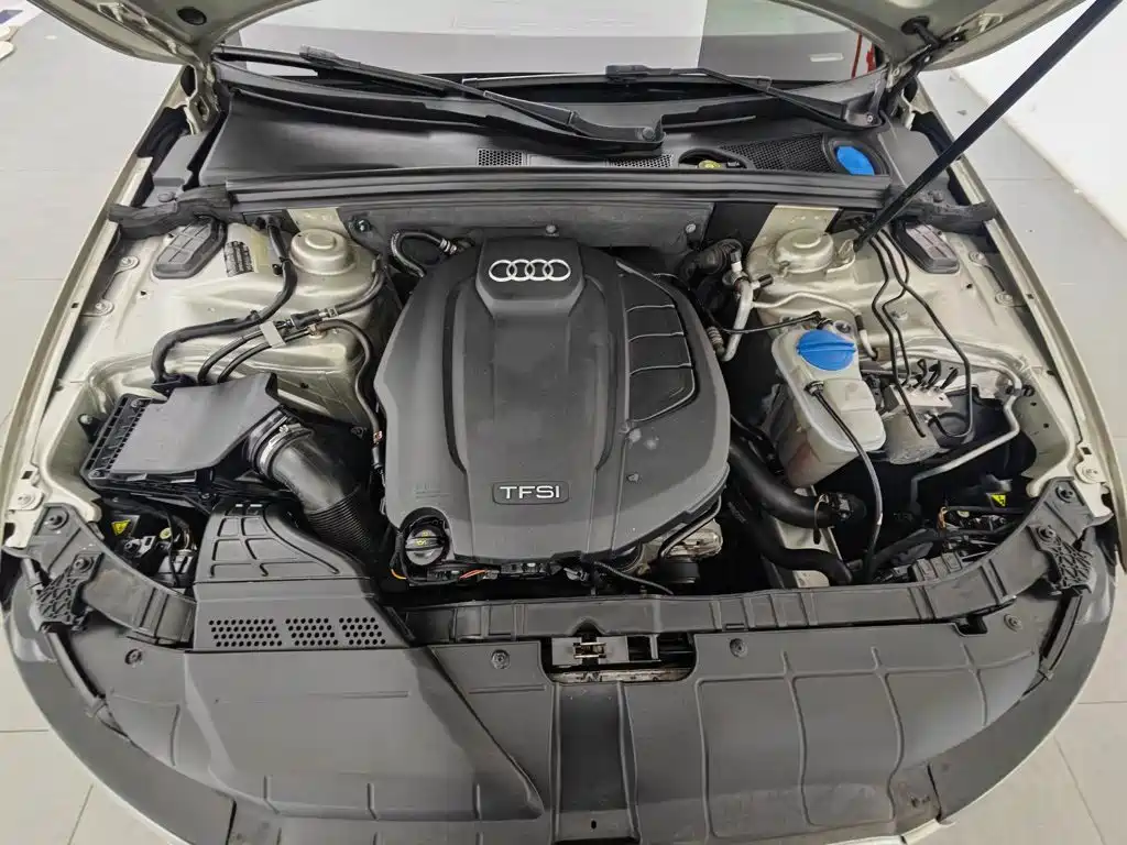 Audi A4L 2015
