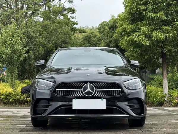 Mercedes-Benz E-Class 2022