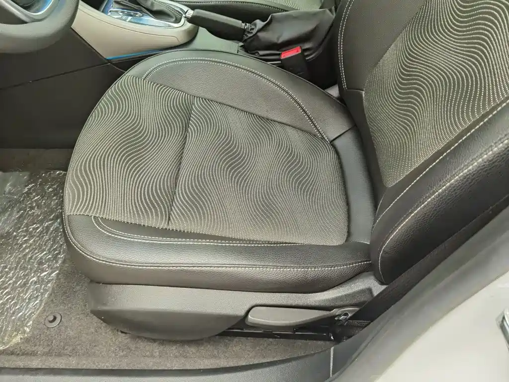 Buick Excelle 2013 — фото 20