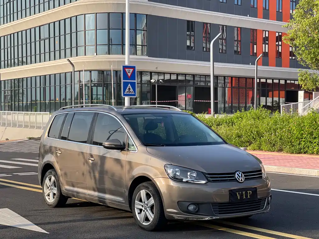 Volkswagen Touran 2015 — фото 3