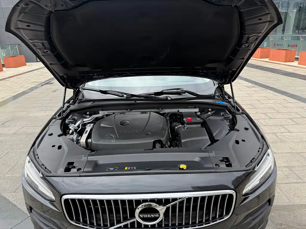 Volvo S90 2018 — фото 11
