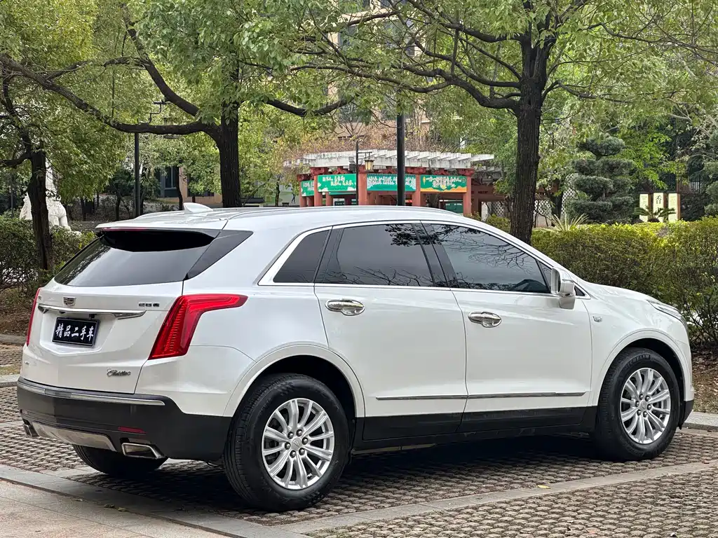 Cadillac XT5 2017 — фото 8