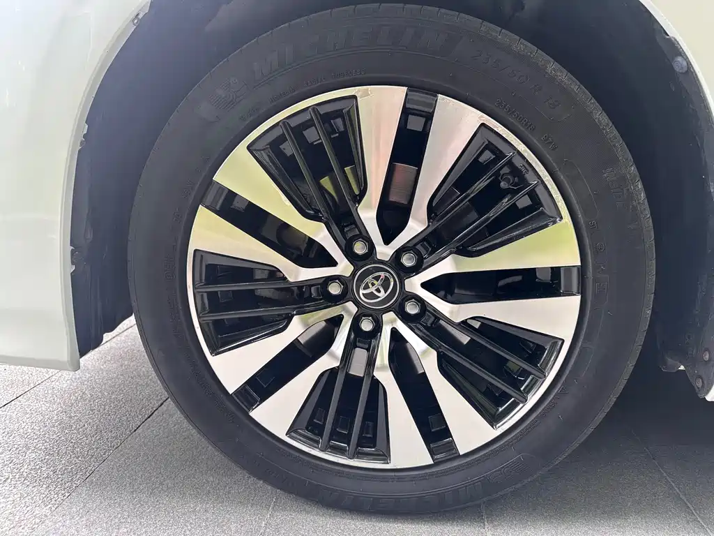 Toyota Alphard 2020 — фото 6