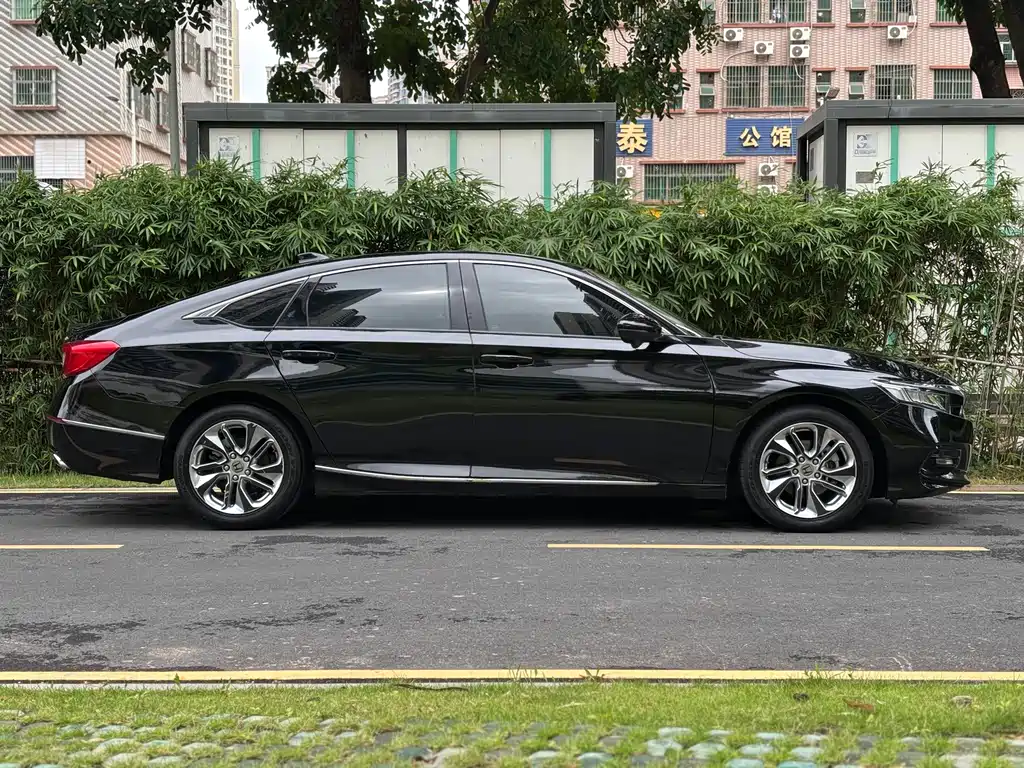 Honda Accord 2018 — фото 4